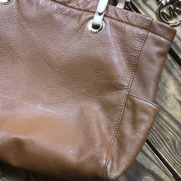 Michael Kors Tan Leather Shoulder Bag - Picture 2 of 11
